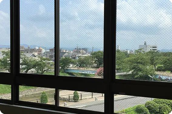 高等学校と同様に各種の奨学金が受けられます。